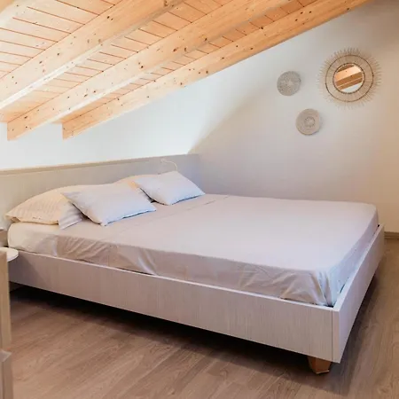 Tempestini Exclusive Nikiana